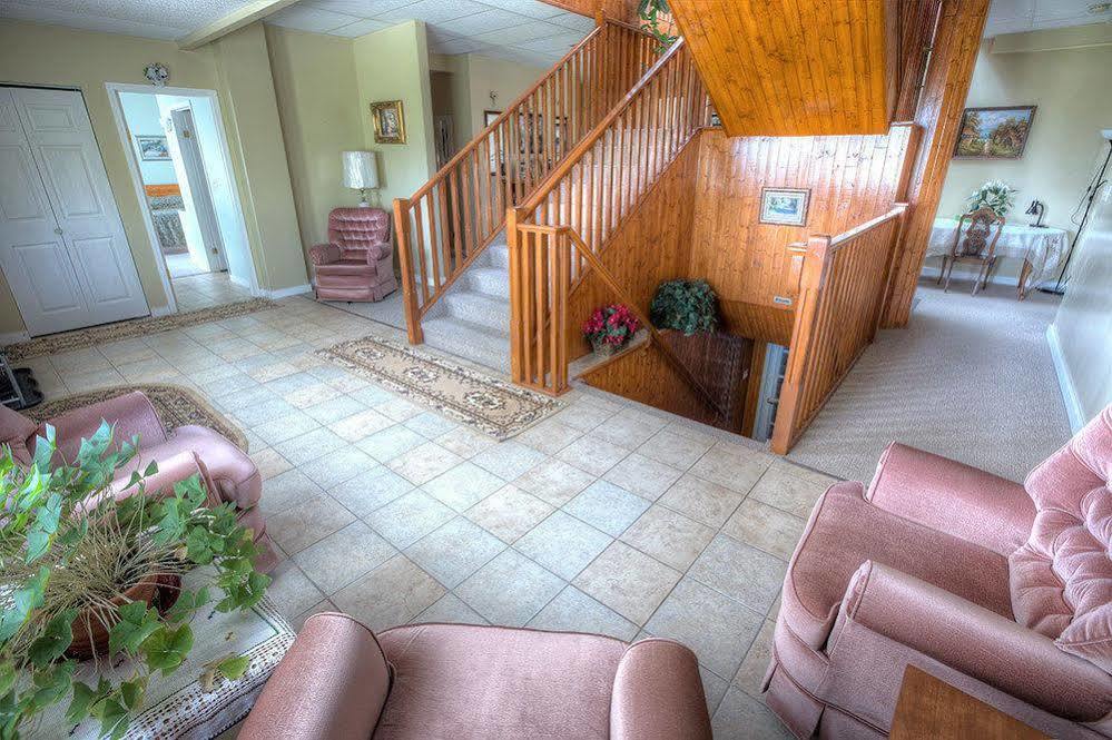Villa Maria Country Inn Acheson Kültér fotó